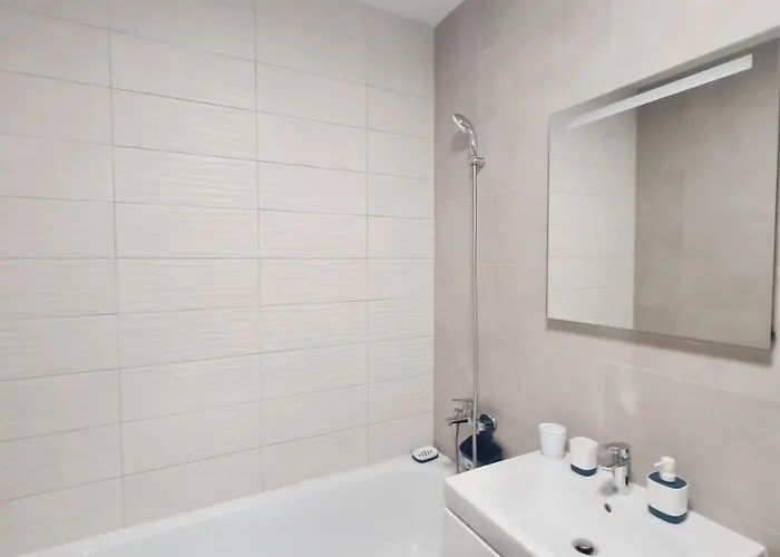 5* Luxury Near Avram Iancu Sq New. Private Parking * Cluj-Napoca